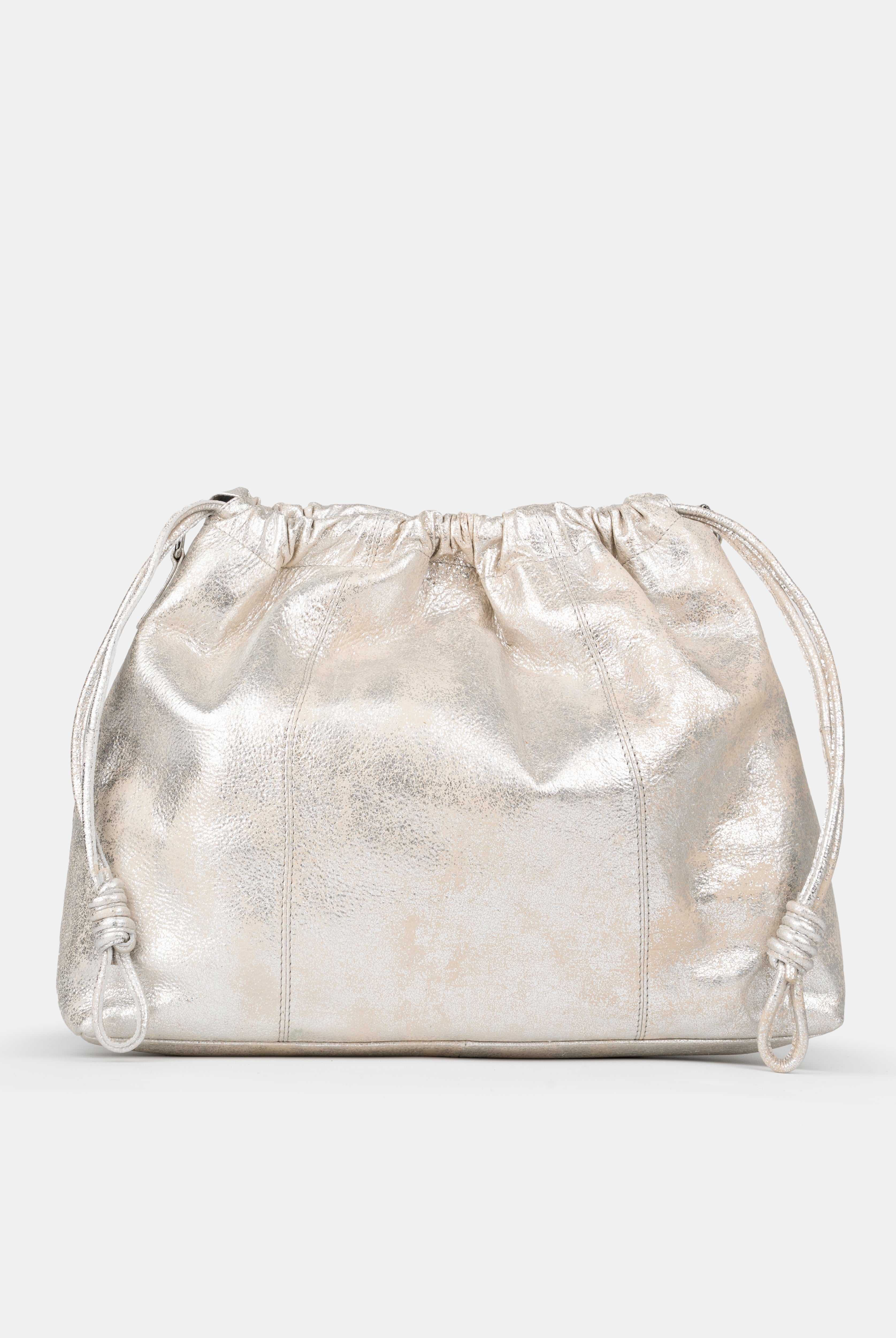Elliot Sand Gold metallic shoulderbag bag on a white background: Neuville bag. Back side