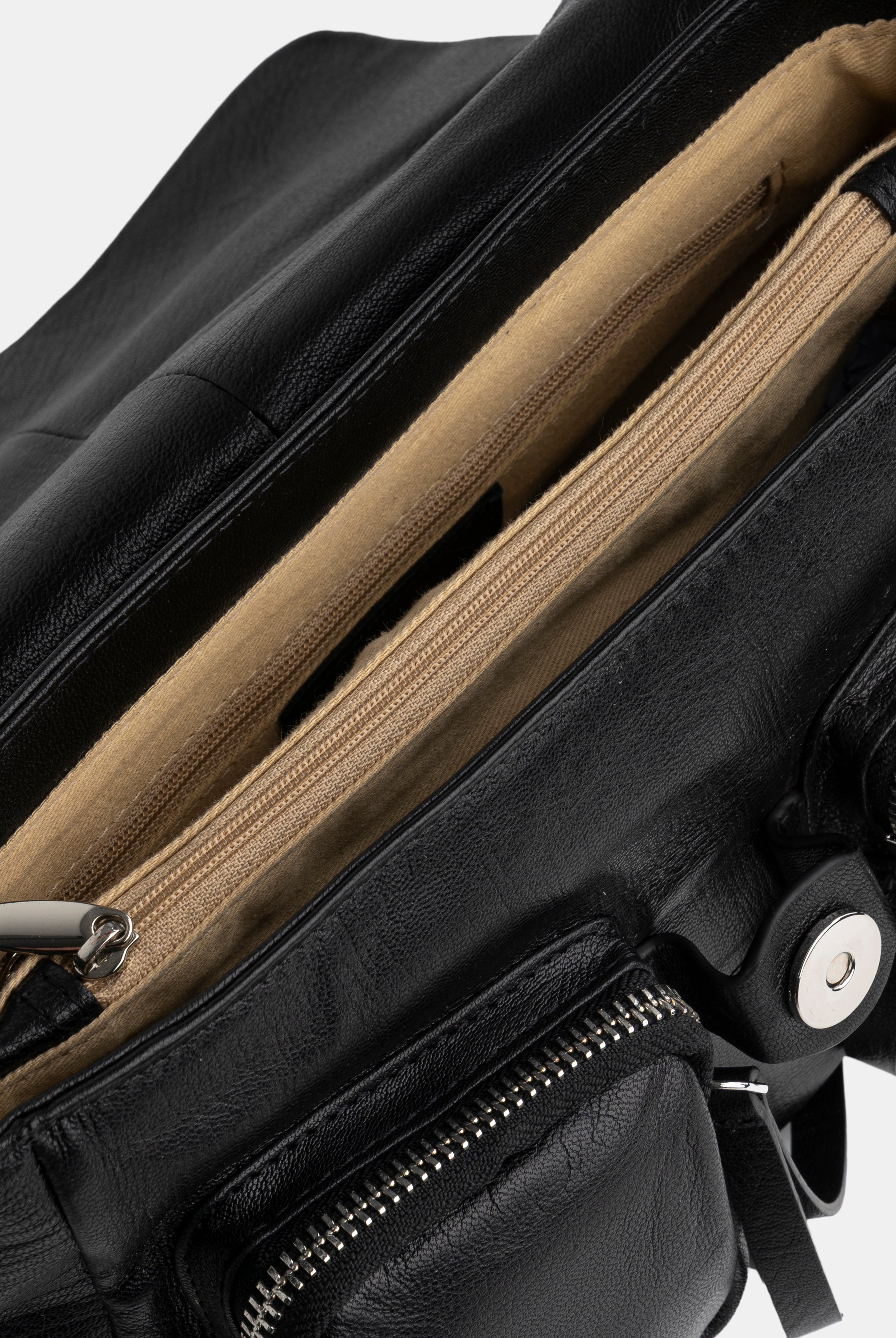 Maxke Black Leather shoulder - and crossbody bag of the brand Neuville. Detailed photo