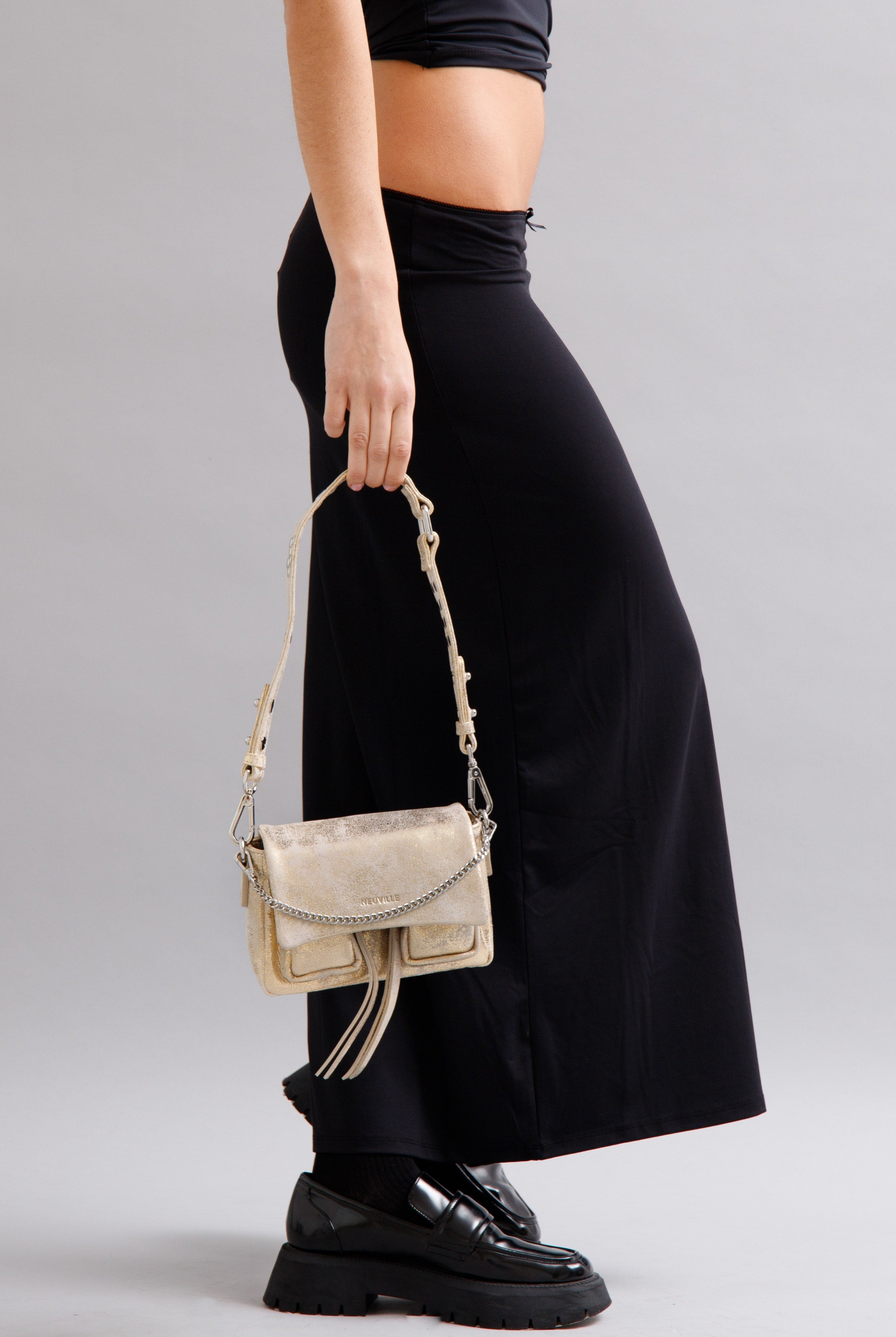 Max Mini sunset gold, leather bag Neuville, product on model