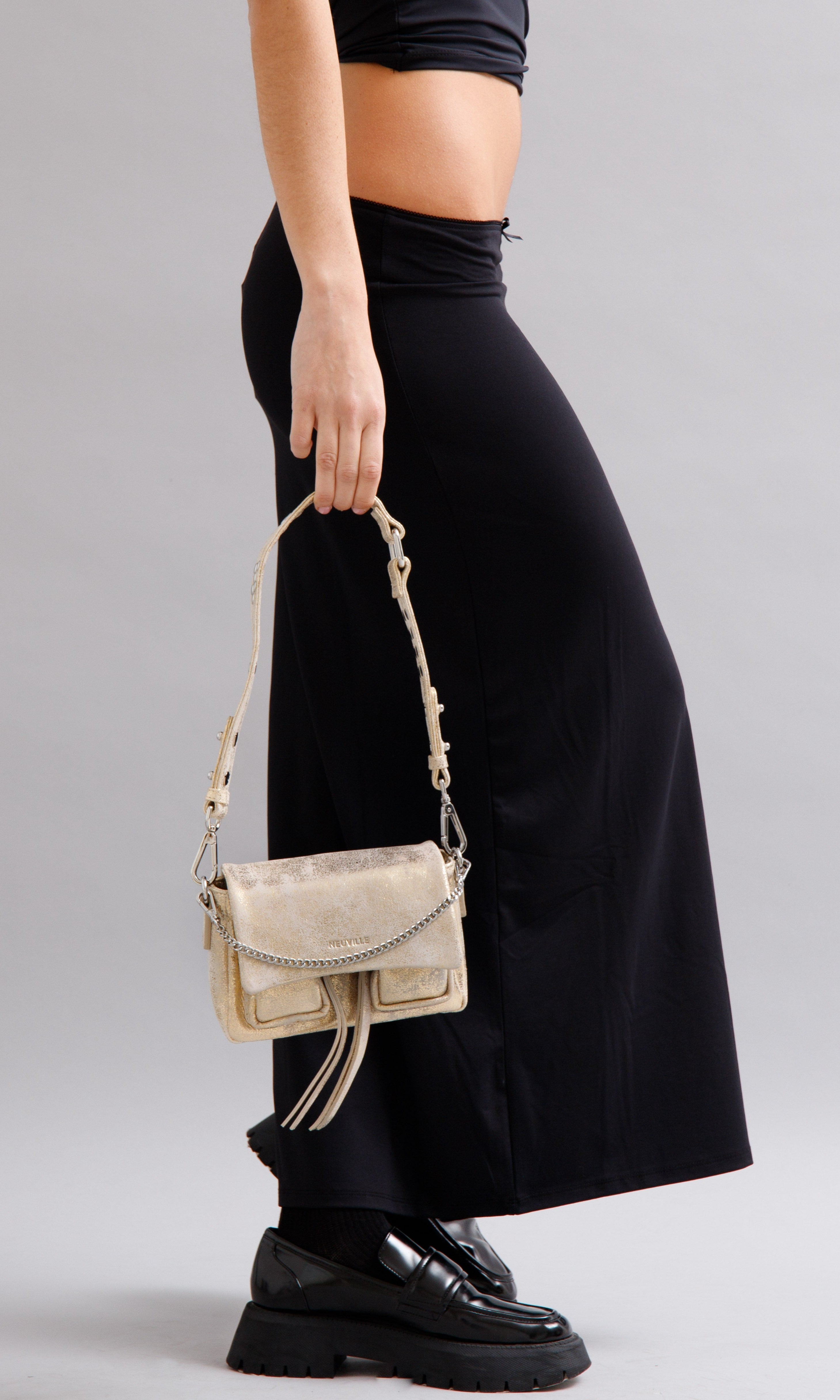 Max Mini sunset gold, leather bag Neuville, product on model