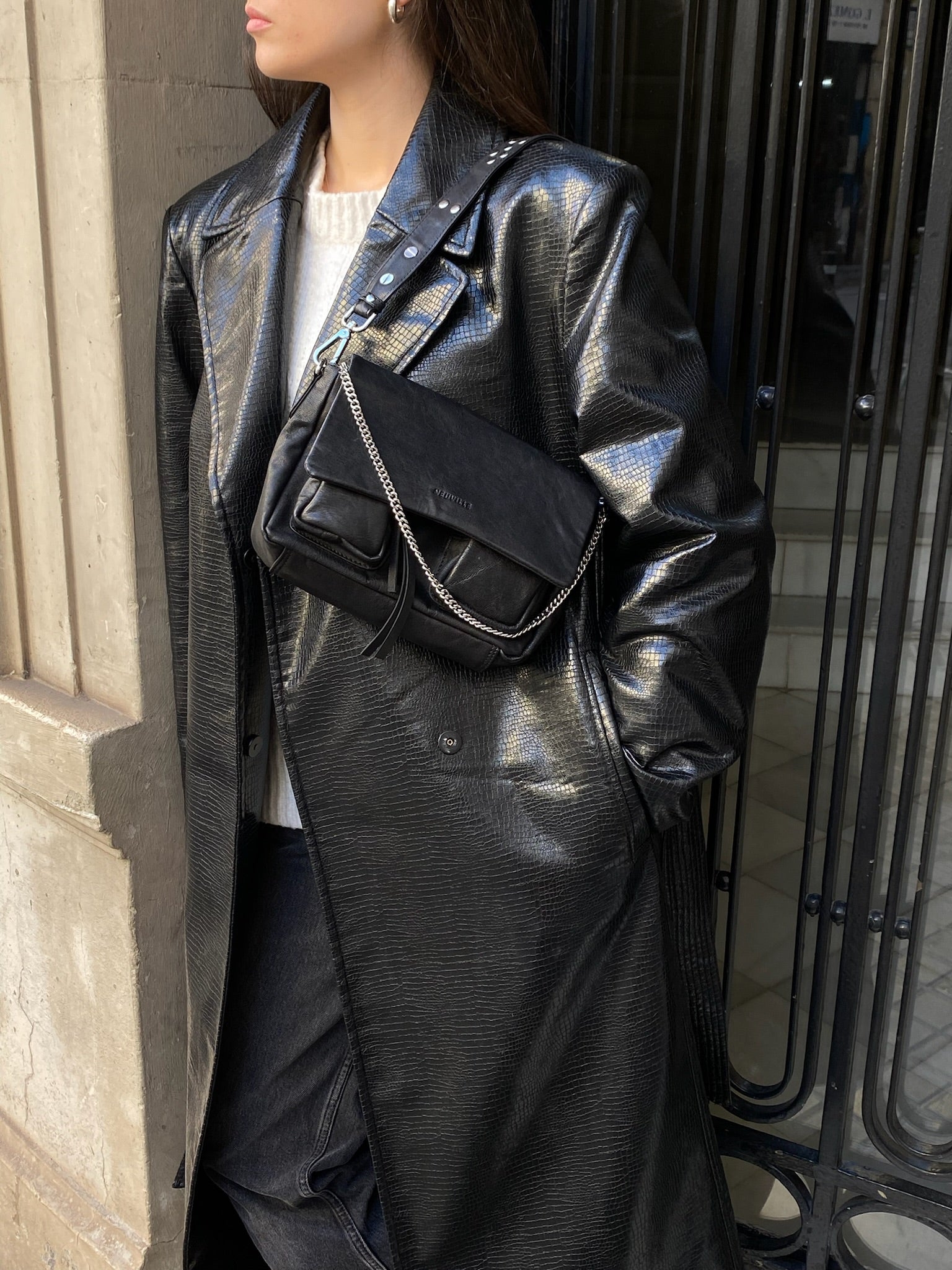 Maxke Black Leatehr bag on girl with black outfit