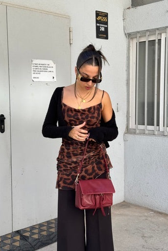 Maxke Burgundy leather bag on model