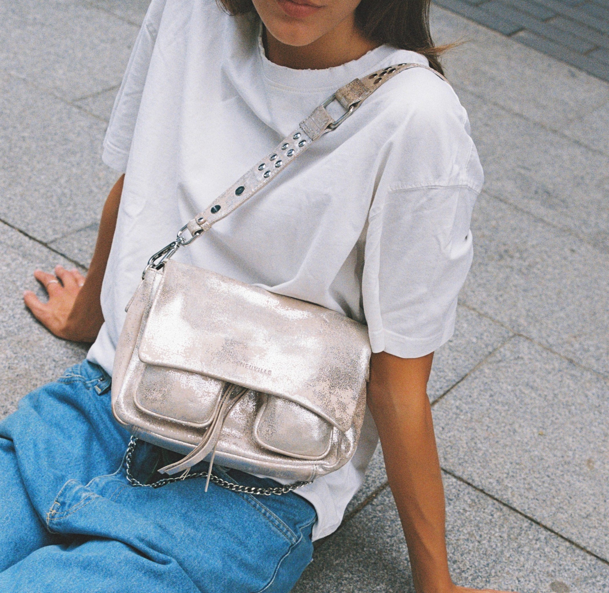 Maxke Sand Gold Leather bag on model