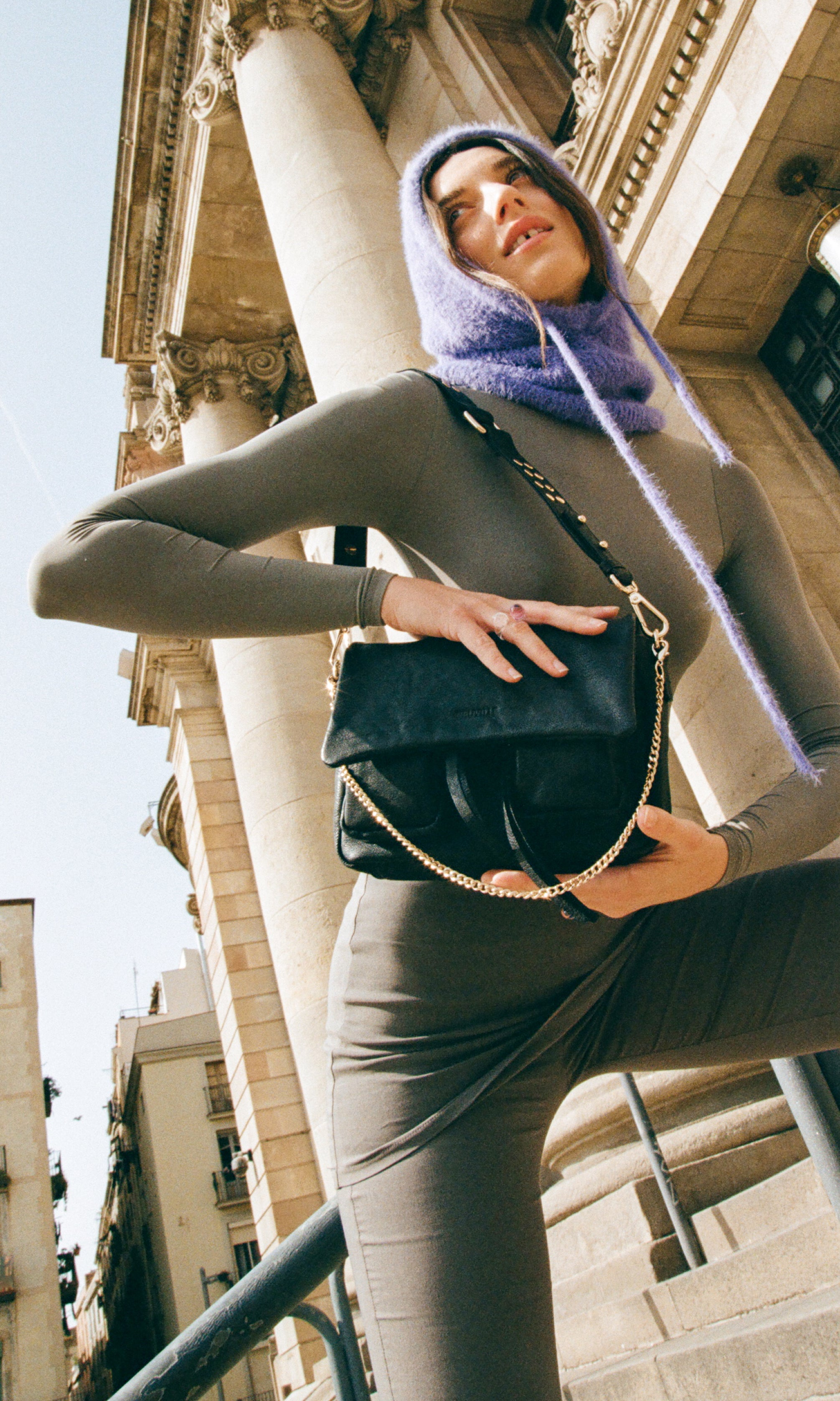 Maxke Black with Golden Hardware, Leather Bag Neuville, bag on model