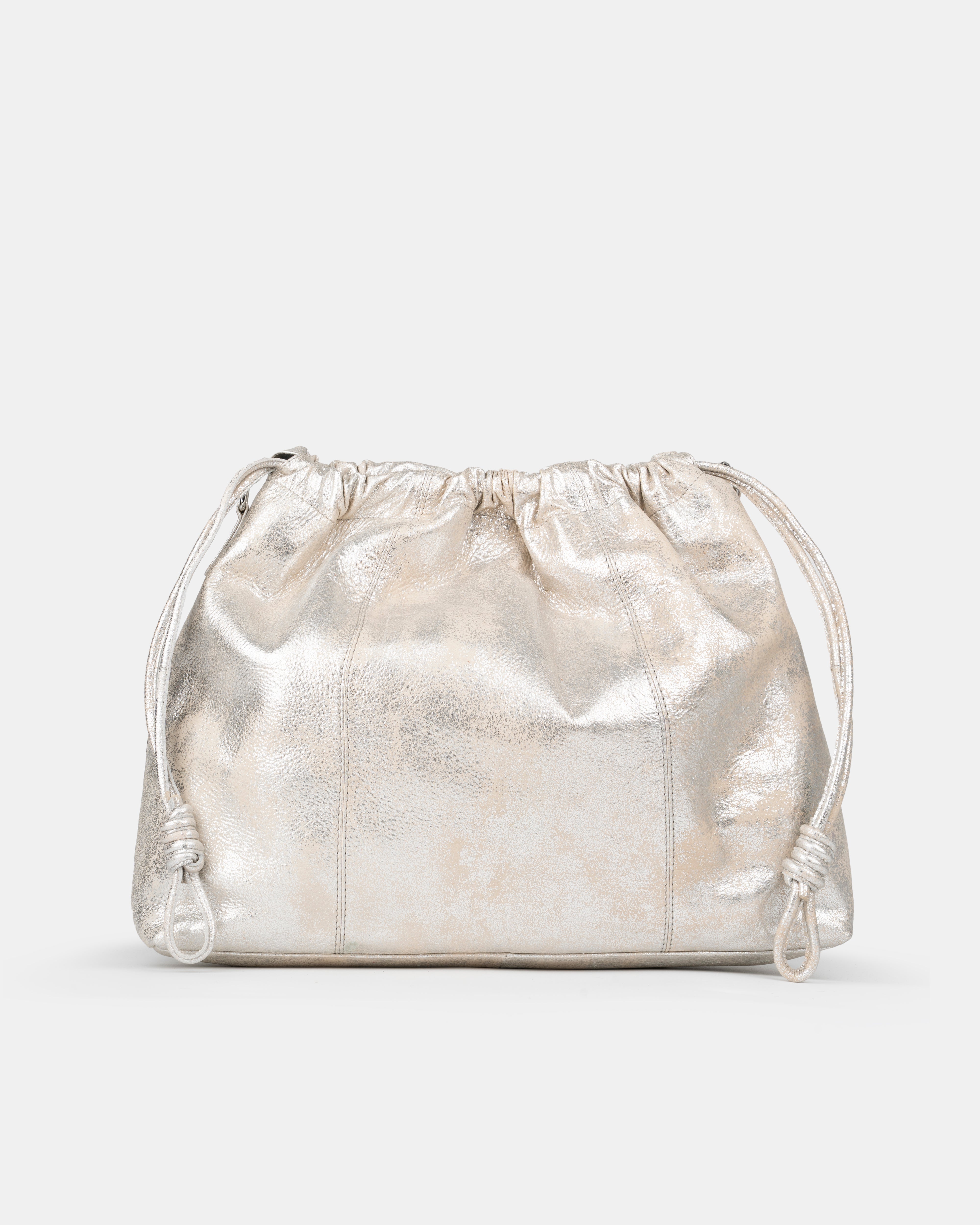 Elliot Sand Gold metallic shoulderbag bag on a white background: Neuville bag. Back side