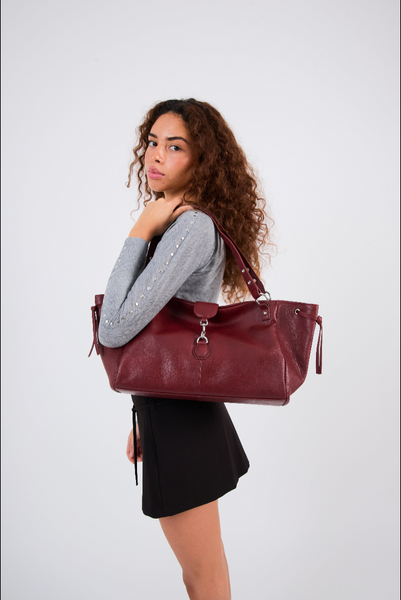 VICTORIA M BURGUNDY – NEUVILLE