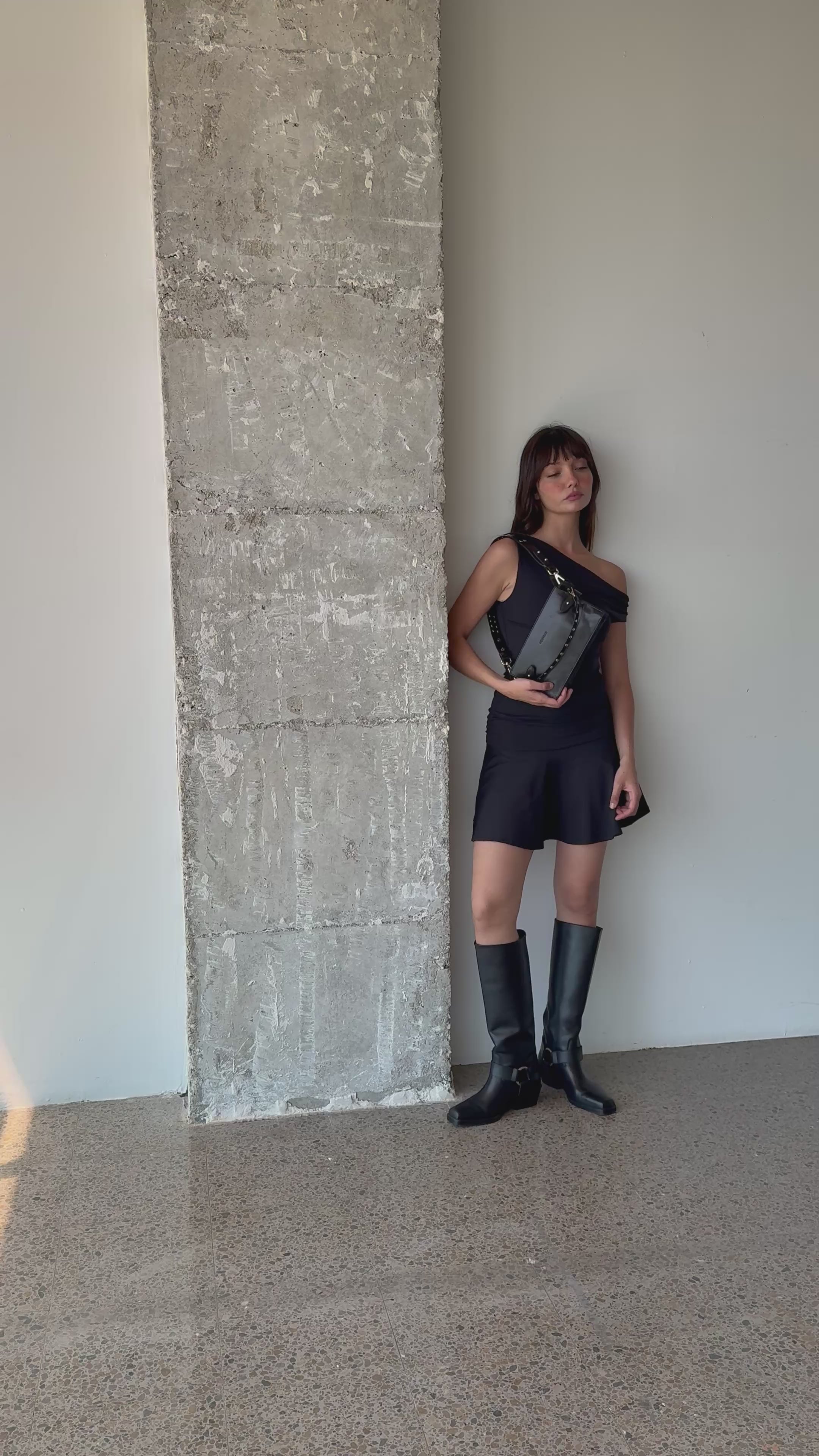 ROCK MAMA BLACK GOLDEN DETAILS | Women's Leather Bags | NEUVILLE